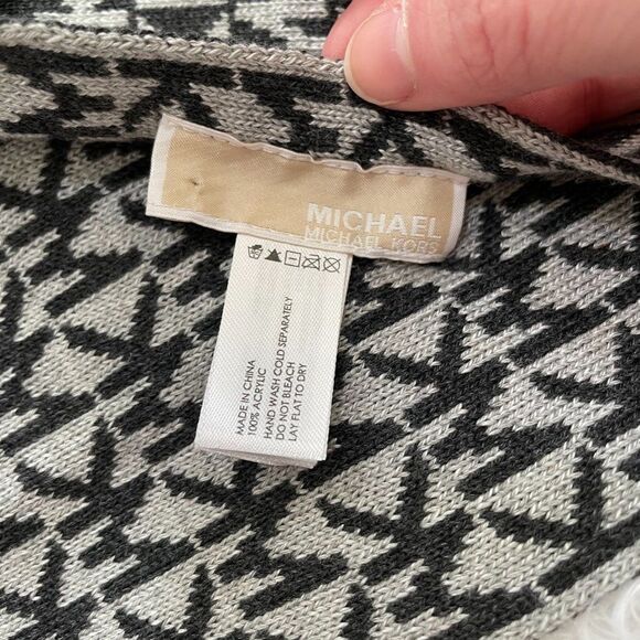 Women Michael Michael Kors Logo Scarf in Gray One Size - Picture 4 of 7